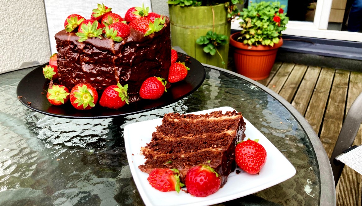 Chocolate cake with lemon marzipan cream â€“ Toidublogi