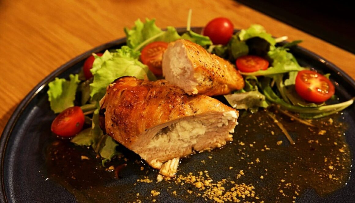 Honey glazed chicken fillet with goat cheese filling