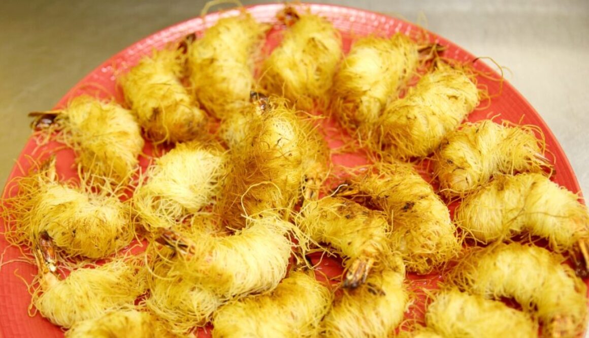 Shrimps in kataifi batter