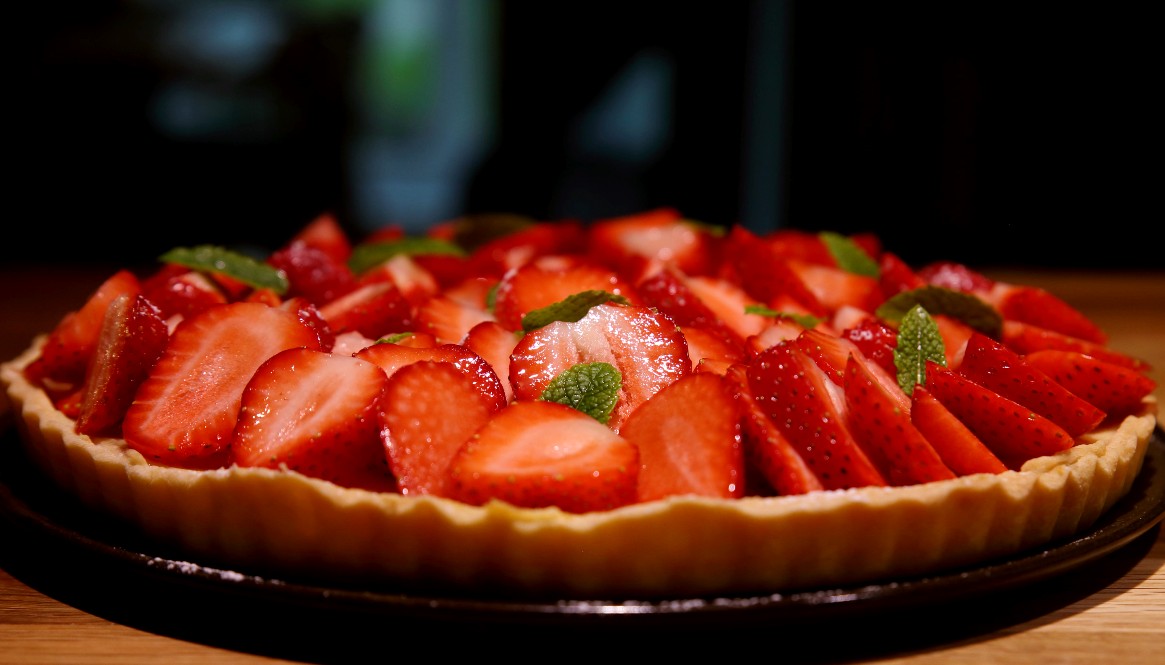 Strawberry and cream cheese cake