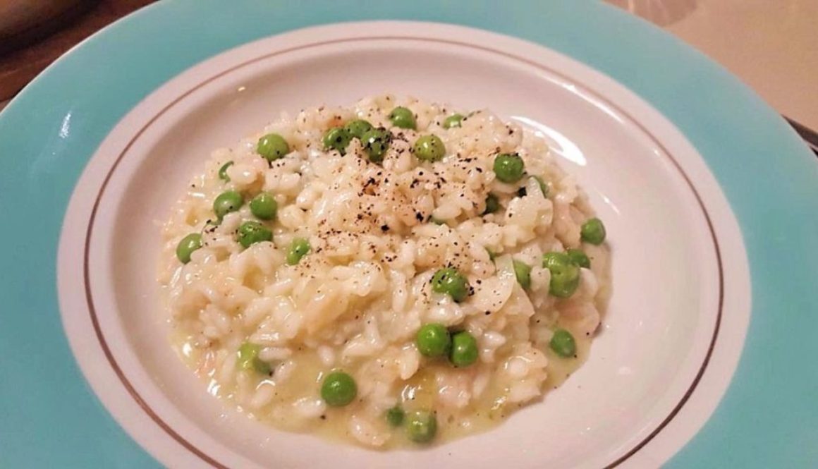 Risotto with shrimps and green peas