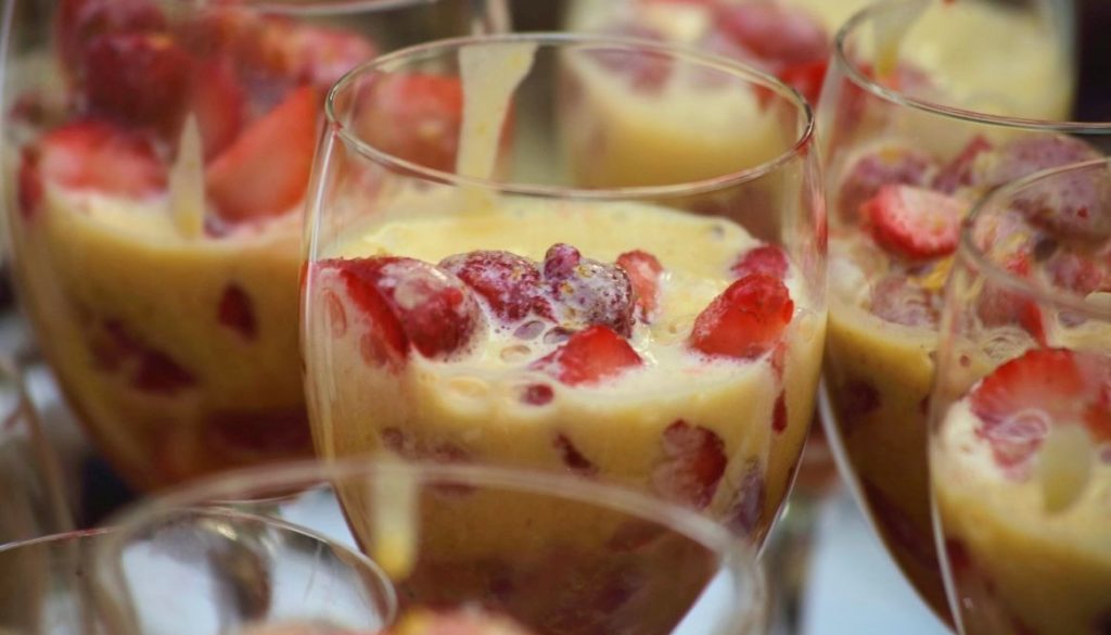 Zabaglione with fresh strawberries