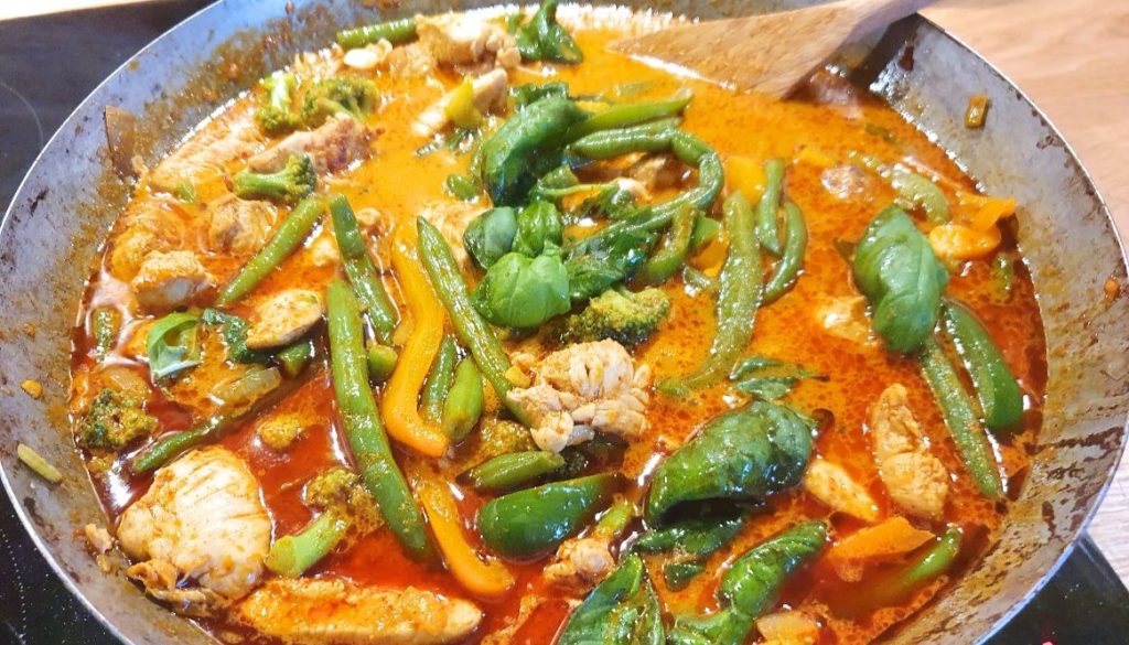 Thai red chicken curry