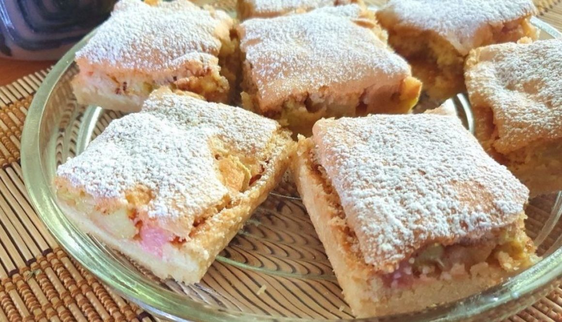 Rhubarb cake