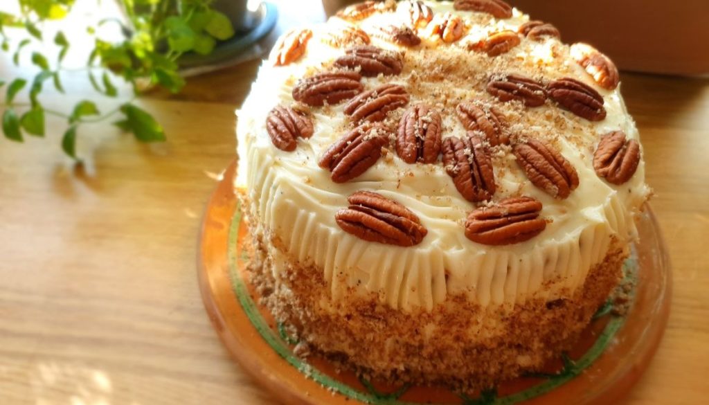 Hummingbird cake