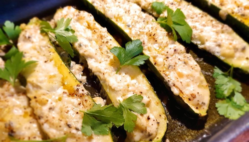 Zucchini stuffed with blue cheese