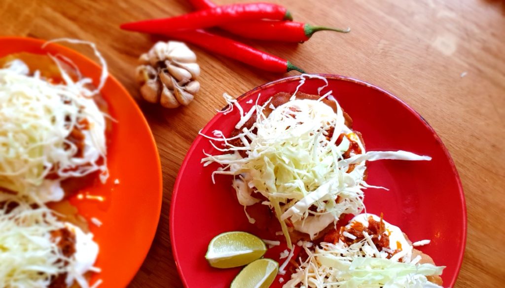 Tostadas de carne (Beef Tostadas)