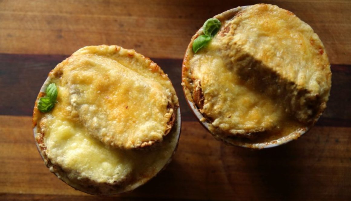 French onion soup (soupe à l’oignon)