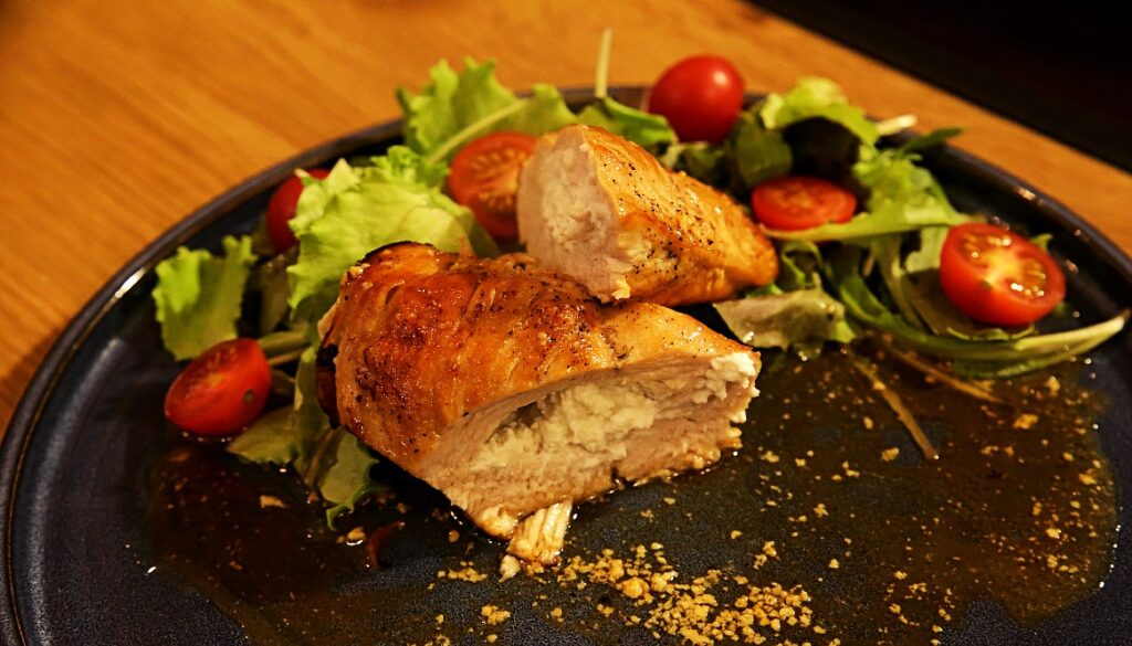 Honey glazed chicken fillet with goat cheese filling