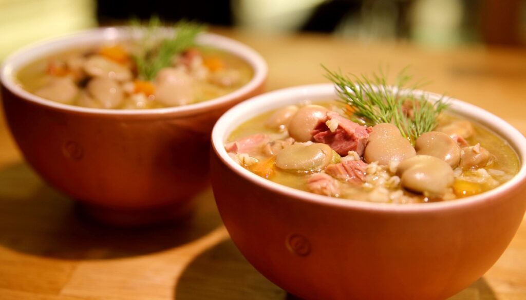 Broad bean soup