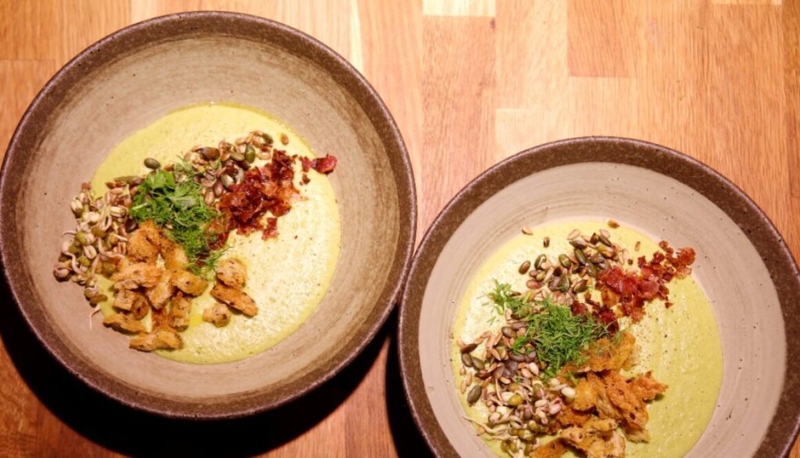 Pea-mint puree soup with cream and cheese