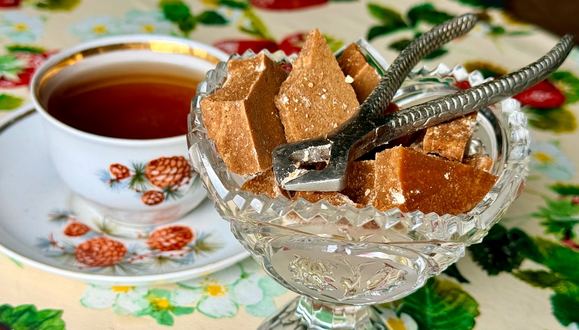 Brown, boiled sugar
