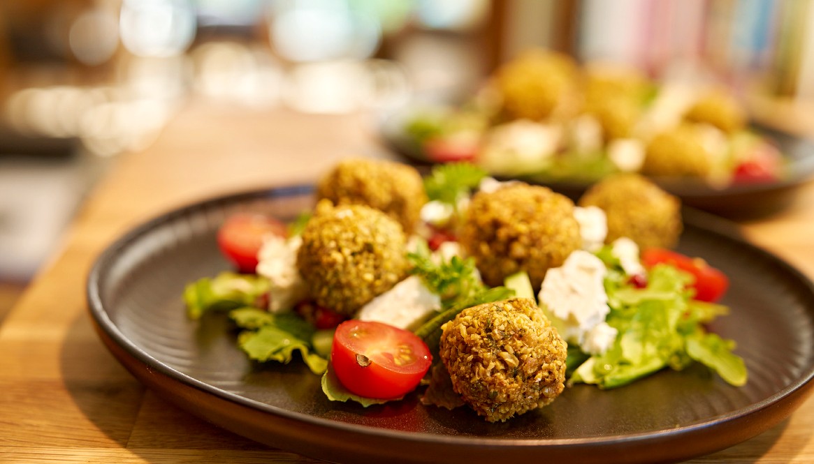 Salad with Lebanese falafel