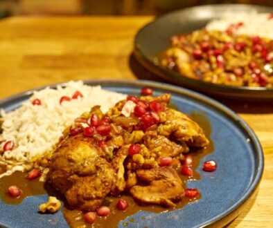 Acem Yahnisi – Turkish Chicken Stew with Walnuts and Pomegranate Seeds